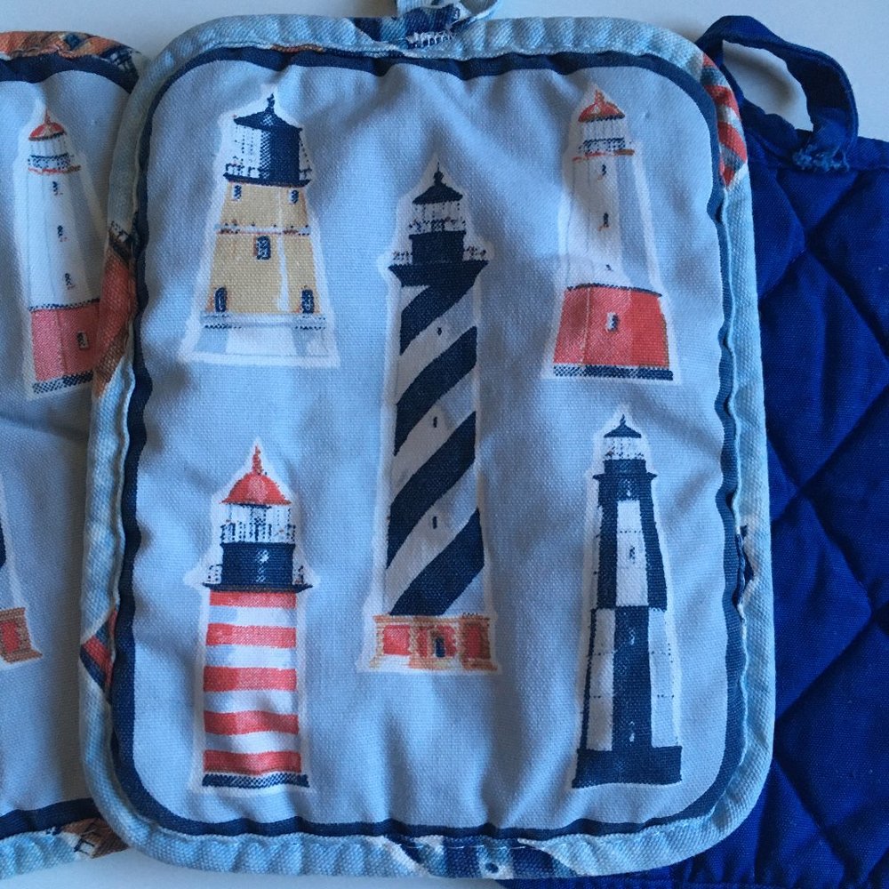 Lighthouse Pot Holder Bundle - Picture 4 of 6